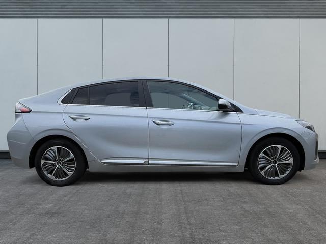 Hyundai IONIQ PLUG IN Hybrid ADVANTAGE 