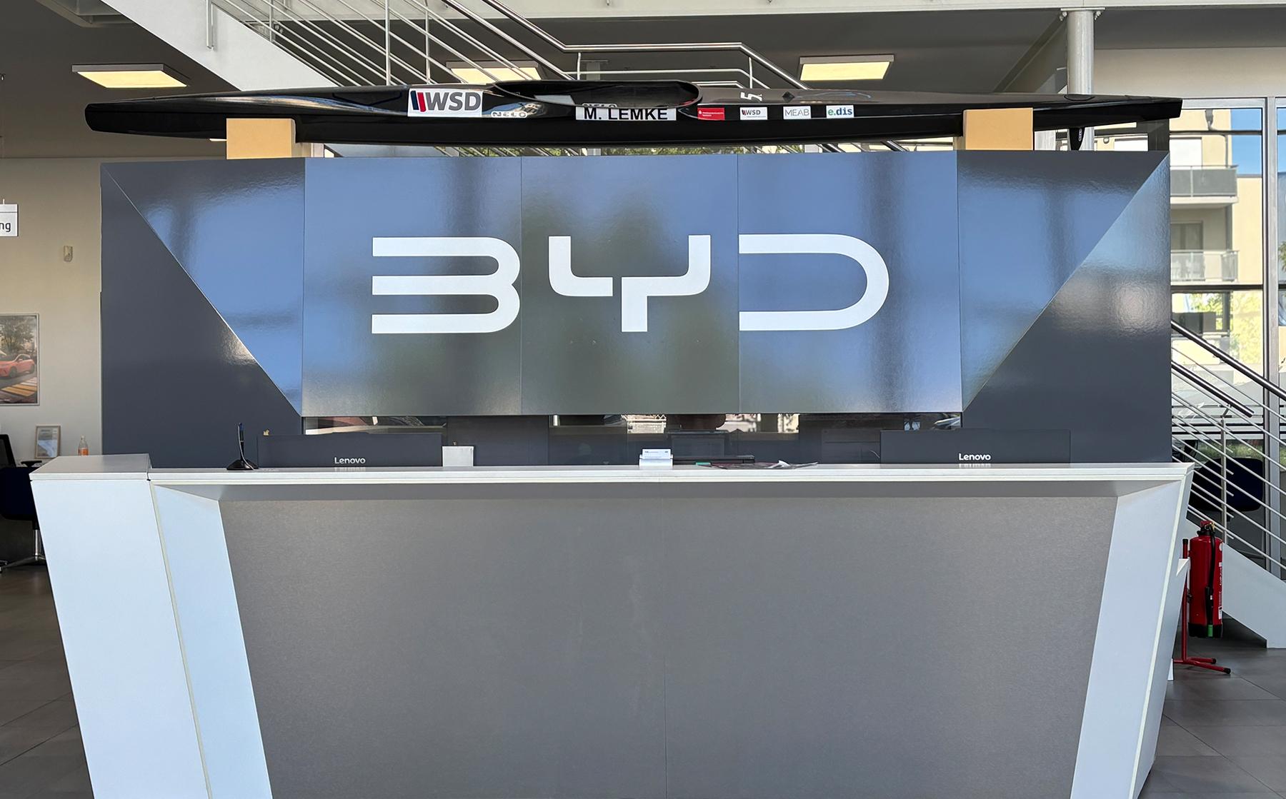 Lassen Sie sich in unserem neuen Autohaus in Potsdam freundlich empfangen und von unserem Service verwöhnen.
