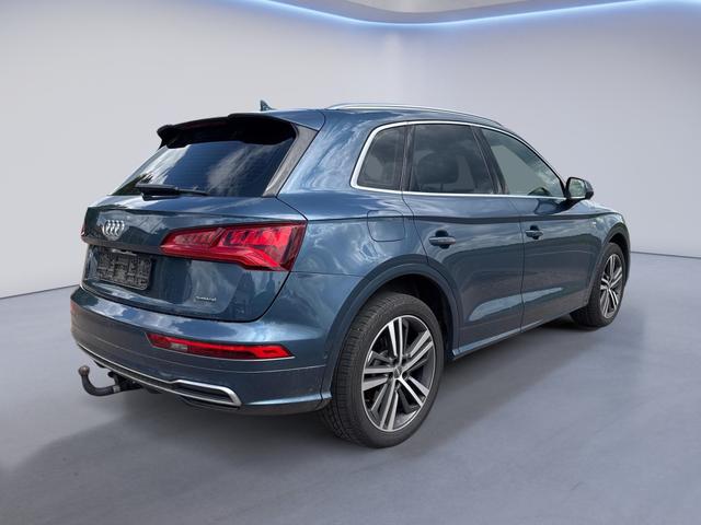 Audi / Q5 / Blau / / / Q5 3.0 TDI sport quattro