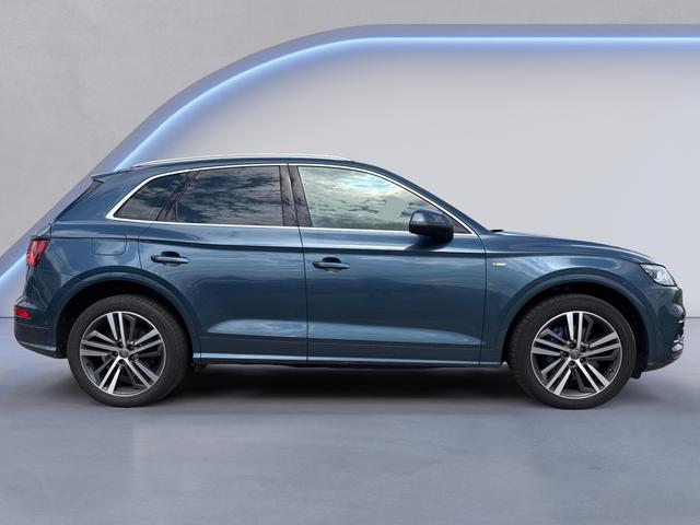 Audi / Q5 / Blau / / / Q5 3.0 TDI sport quattro