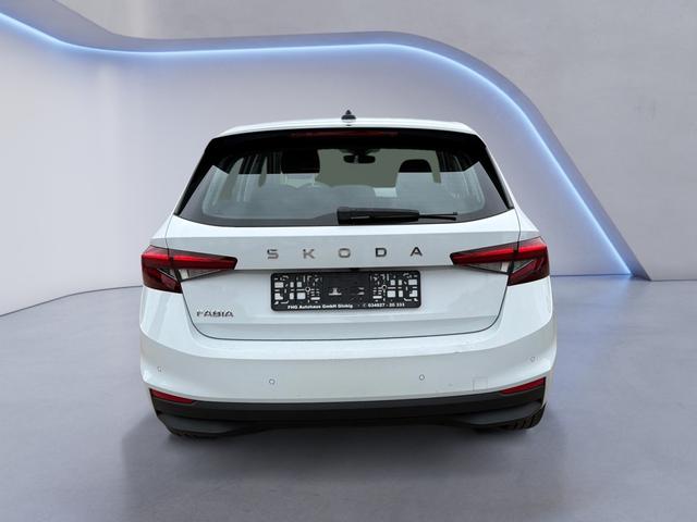 Skoda / Fabia / Wei&szlig; / / / Fabia 1.0 MPI Selection
