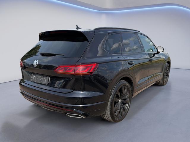 Volkswagen / Touareg / Schwarz / / / Touareg 3.0 V6 TDI Elegance