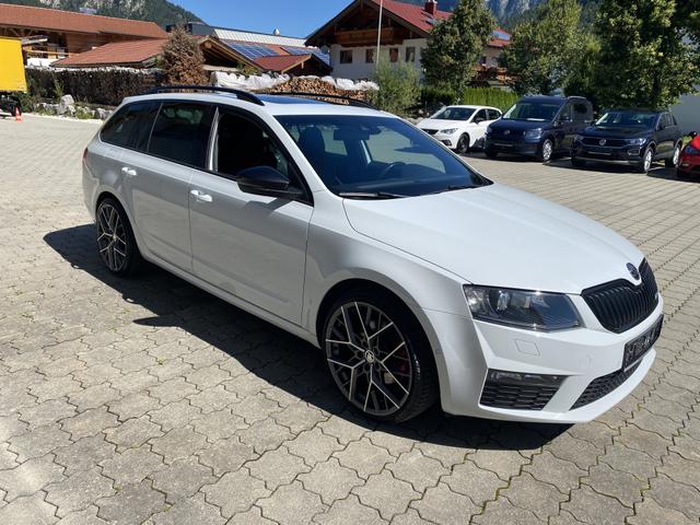 Skoda Octavia Combi - 2.0 TDI DPF RS 4x4 DSG,8-fach, SHZ,FSHZ,Spurverbr.,Navi