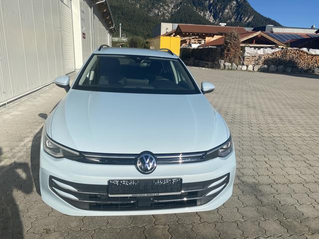 Volkswagen Golf VIII 1.5 eTSI Style DSG,R-Cam,AppCon.,SHZ,LHZ,LED 