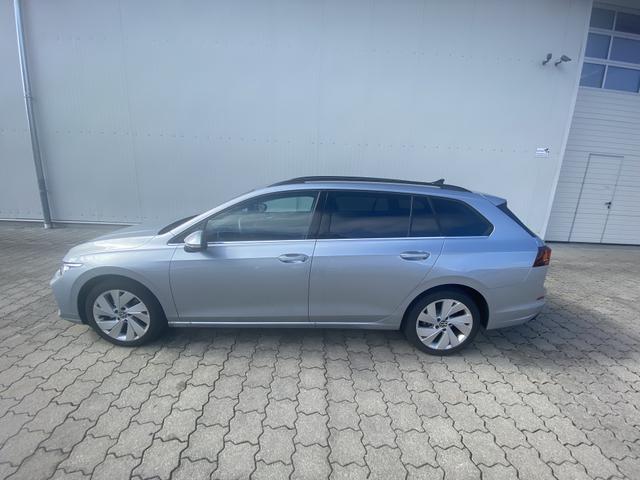Volkswagen Golf VIII 1.5 eTSI Style DSG,R-Cam,AppCon.,SHZ,LHZ,LED 