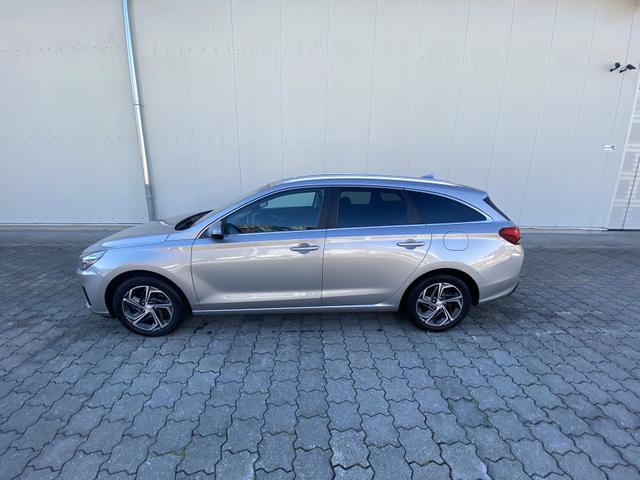 Hyundai i30 Kombi 1.5 Pure, SHZ,LHZ,LED,AppCon. 