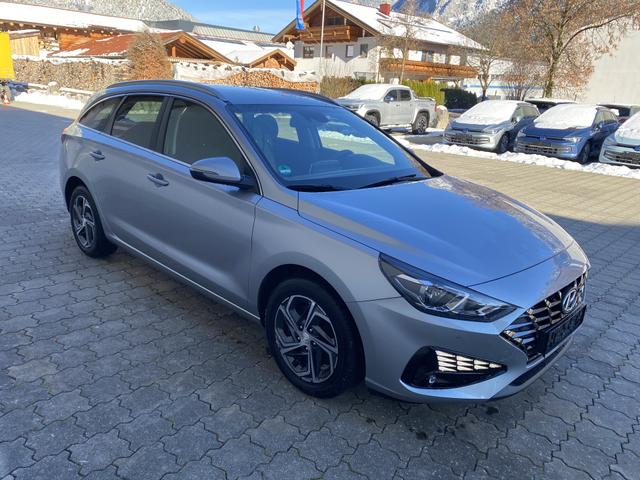 Hyundai i30 Kombi - 1.5 Pure, SHZ,LHZ,LED,AppCon.