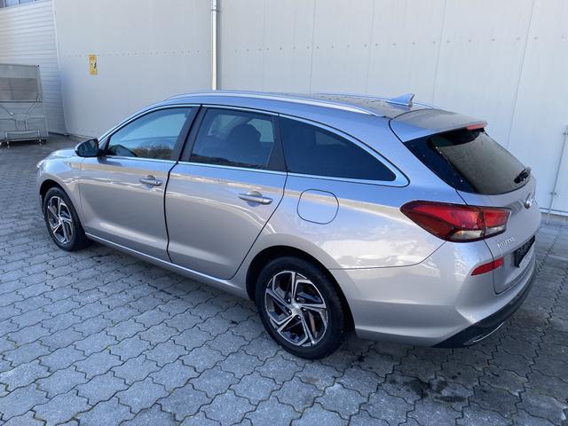 Hyundai i30 Kombi 1.5 Pure, SHZ,LHZ,LED,AppCon. 