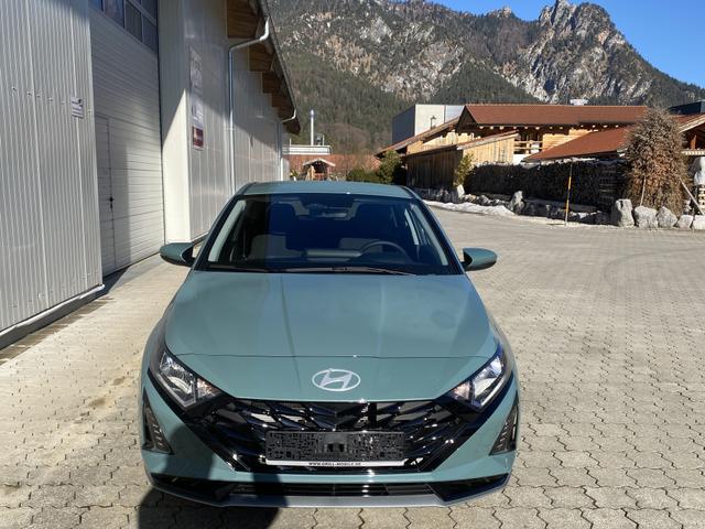 Hyundai i20 1.0 T-GDI Family , LHZ,R-Cam,Navi,App.Con,SHZ, 