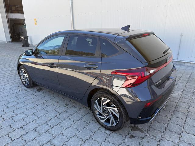 Hyundai i20 1.0 T-GDI Family , LHZ,R-Cam,Navi,App.Con,SHZ, 