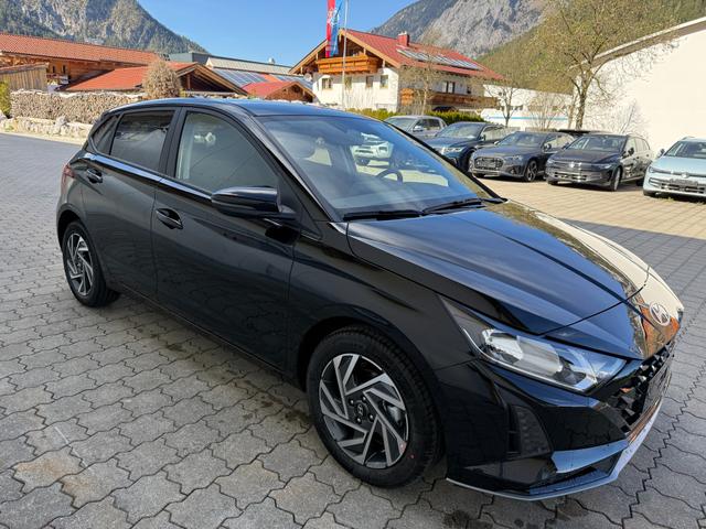 Hyundai i20 - 1.0 T-GDI Family , LHZ,R-Cam,Navi,App.Con,SHZ,