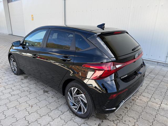 Hyundai i20 1.0 T-GDI Family , LHZ,R-Cam,Navi,App.Con,SHZ, 