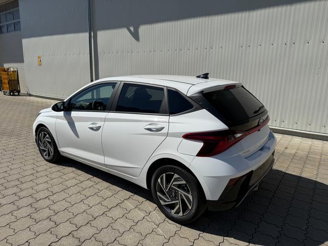 Hyundai i20 1.0 T-GDI Family , LHZ,R-Cam,Navi,App.Con,SHZ, 