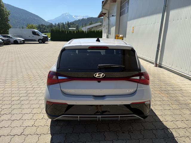 Hyundai i20 1.0 T-GDI Family , LHZ,R-Cam,Navi,App.Con,SHZ, 