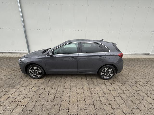 Hyundai i30 HB PE2 1.0 T Family, Navi, R-Cam,LED,SHZ,LHZ,AppCon. 
