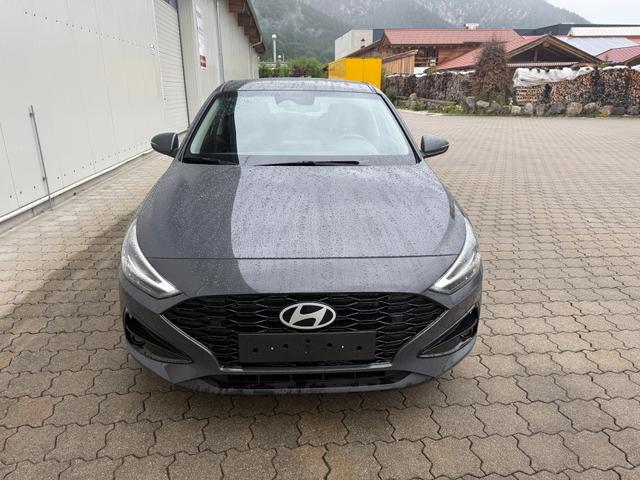 Hyundai i30 HB PE2 1.0 T Family, Navi, R-Cam,LED,SHZ,LHZ,AppCon. 