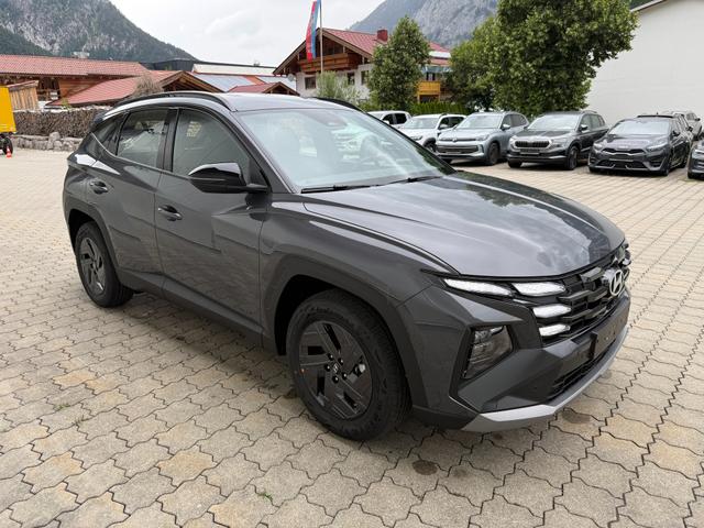 Hyundai TUCSON - 1.6 T-GDI Family AT 4WD,Navi,R-Cam,SHZ,AppCon.