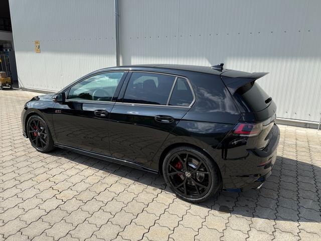 Volkswagen Golf VIII 2.0 TSI GTI Clubsport, IQ Light, R-Cam,DCC.Pano,ACC.Harmann Kardon 
