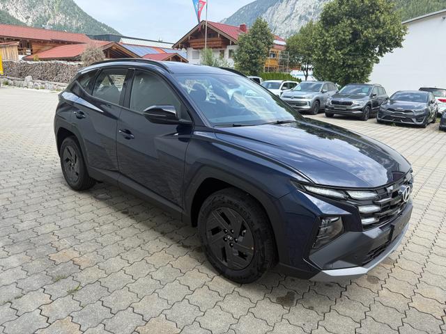 Hyundai TUCSON - 1.6 T-GDI Family AT 4WD,Navi,R-Cam,SHZ,AppCon.
