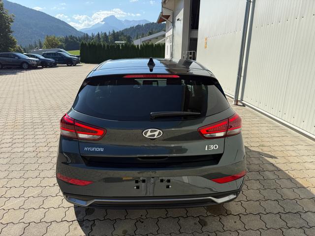 Hyundai i30 HB 1.6 T-GDI 7DCT Family,LHZ,SHZ,Navi,AppCon.,R-Cam 