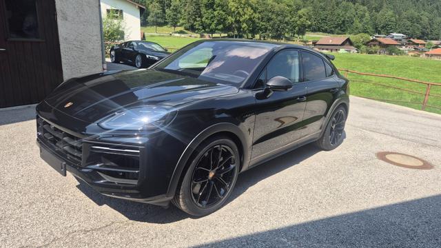 Porsche Cayenne - Coupe Turbo mit GT Paket E-Hybrid