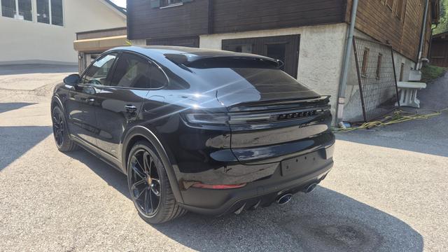 Porsche Cayenne Coupe Turbo mit GT Paket E-Hybrid 