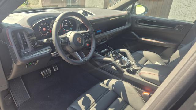 Porsche Cayenne Coupe Turbo mit GT Paket E-Hybrid 