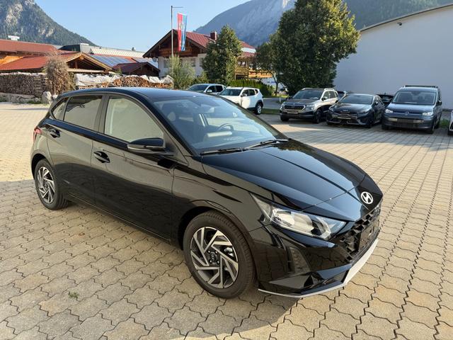 Hyundai i20 - 1.0 T-GDI Family , LHZ,R-Cam,Navi,App.Con,SHZ,ICC