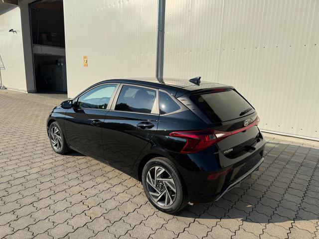 Hyundai i20 1.0 T-GDI Family , LHZ,R-Cam,Navi,App.Con,SHZ,ICC 