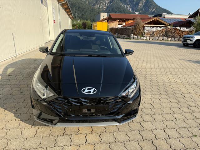 Hyundai i20 1.0 T-GDI Family , LHZ,R-Cam,Navi,App.Con,SHZ,ICC 