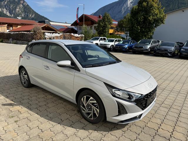 Hyundai i20 - FL 1.0 TGDI 7DCT Family, R-Cam,Navi,LHZ,SHZ,ICC
