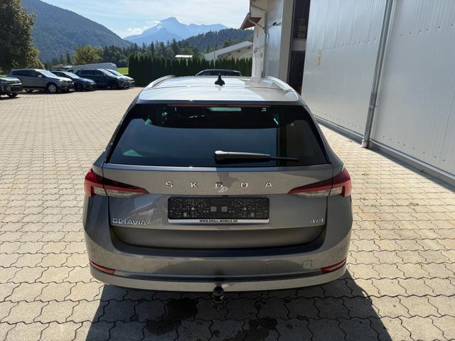 Skoda Octavia Combi 2.0 TSI DSG Style 4x4, AHK,R-Cam,ACC,AppCon. 