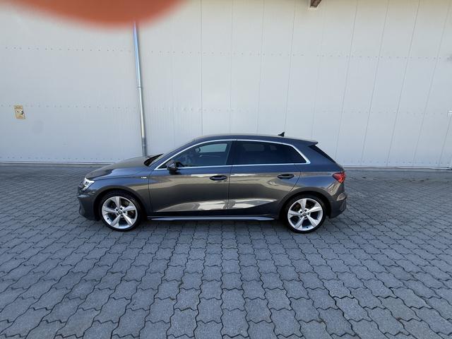 Audi A3 Sportback 40 quattro 2.0 TFSI S line,8fach,R-Cam,ACC,SHZ,Navi 