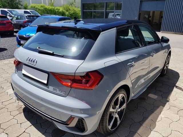 Audi / A1 Sportback / / / / 