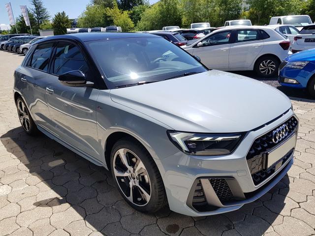 Audi / A1 Sportback / / / / 