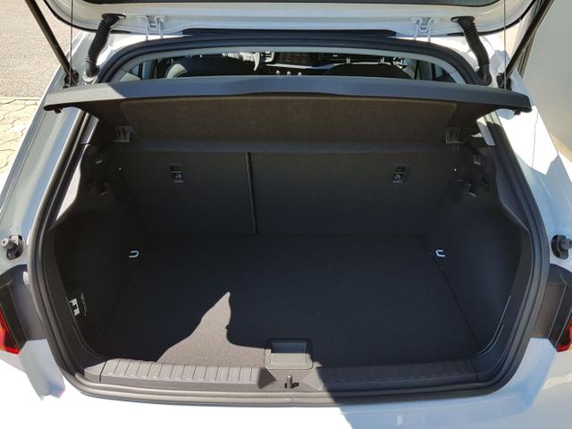 Audi / A1 Sportback / Weiß / / / A1 Sportback 30TFSI 81KW SHZ, PDC, MMI Plus
