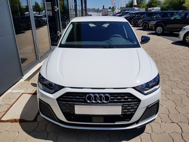 Audi / A1 Sportback / Weiß / / / A1 Sportback 30TFSI 81KW SHZ, PDC, MMI Plus