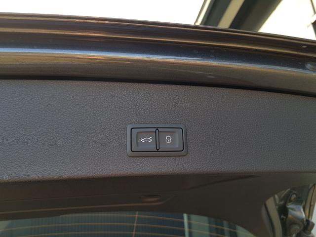 Audi / Q2 / / / / 