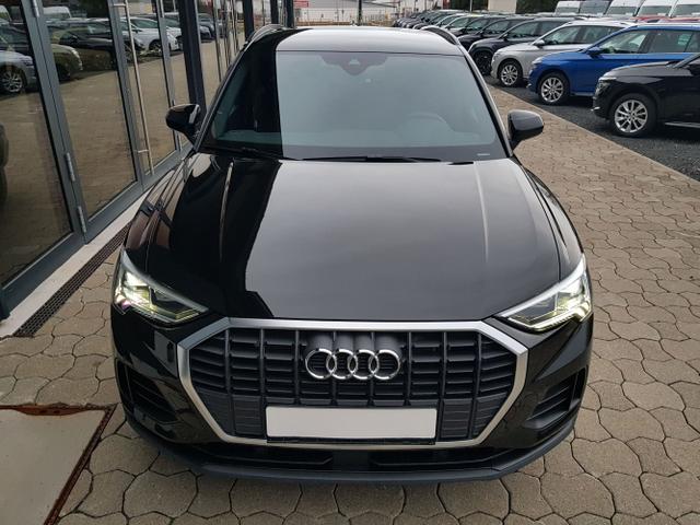 Audi / Q3 / Schwarz / / / Q3 Advanced 35TDI S-Tronic 110KW Navi, 18, ACC, SHZ