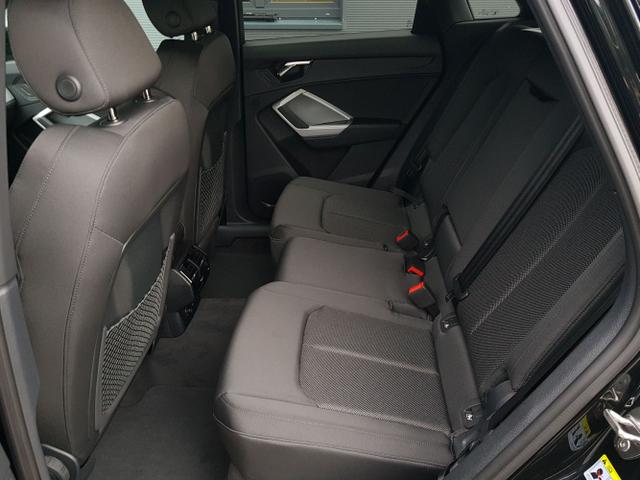 Audi / Q3 / Schwarz / / / Q3 Advanced 35TDI S-Tronic 110KW Navi, 18, ACC, SHZ