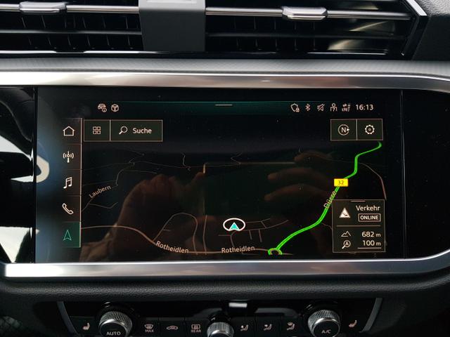 Audi / Q3 / Schwarz / / / Q3 Advanced 35TDI S-Tronic 110KW Navi, 18, ACC, SHZ