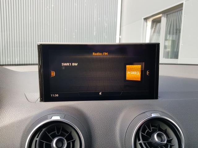 Audi Q2 S-Line 35TFSI S-Tronic 110KW Matrix LED, SHZ, Blackpack, Garantie 