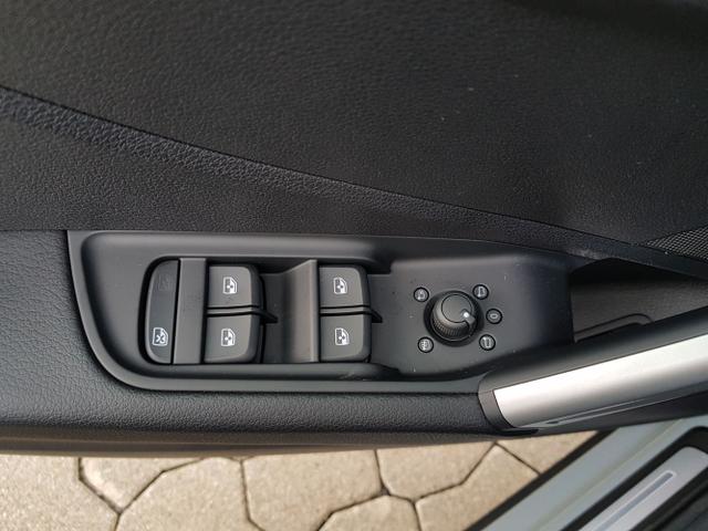 Audi Q2 S-Line 35TFSI S-Tronic 110KW Matrix LED, SHZ, Blackpack, Garantie 