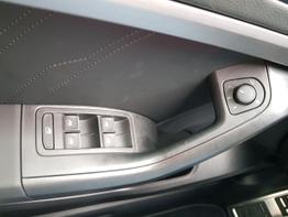 Seat / Ateca / Grau /  /  / Ateca FR 2,0TDI DSG 110KW DCC, Navi, Pano, AHK, SHZ, 360°