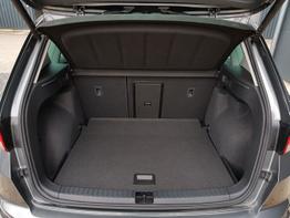 Seat / Ateca / Grau /  /  / Ateca FR 2,0TDI DSG 110KW DCC, Navi, Pano, AHK, SHZ, 360°