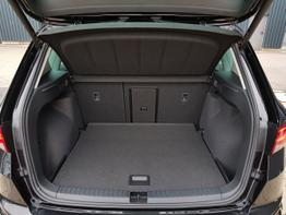 Seat / Ateca / Schwarz /  /  / Ateca FR 2,0TDI DSG 110KW DCC, Navi, Pano, AHK, SHZ, 360°