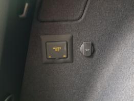 Seat / Ateca / Schwarz /  /  / Ateca FR 2,0TDI DSG 110KW DCC, Navi, Pano, AHK, SHZ, 360°
