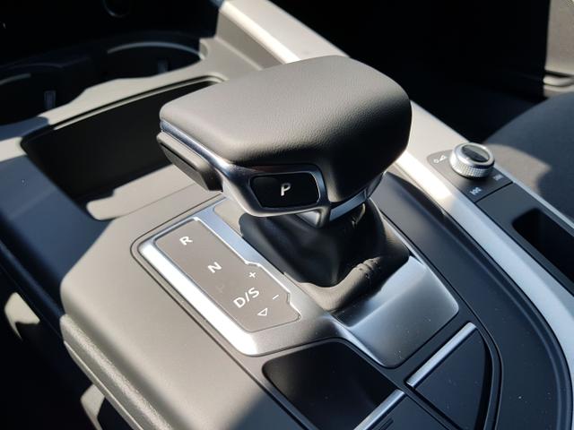 Audi / A4 Limousine / Grau / / / A4 Limousine S-Line 40TDI S-Tronic 150KW 19, Competition, Matrix, el. Heckklappe