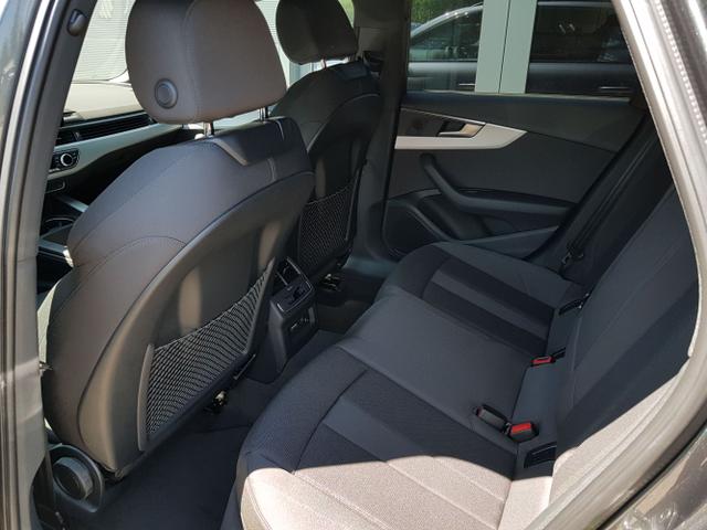 Audi / A4 Avant / Grau / / / A4 Avant S-Line 40TFSI S-Tronic 150KW Pano, ACC, LED, Navi, SHZ