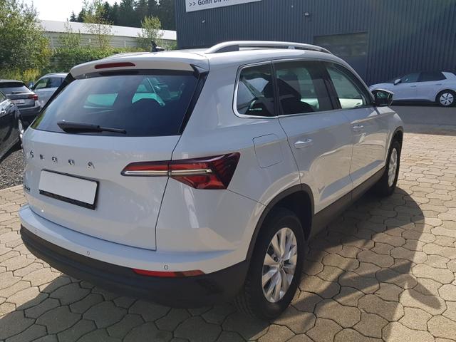 Skoda / Karoq / Weiß / / / Karoq Selection 1,5TSI DSG 110KW ACC, PDC, Kamera, KESSY